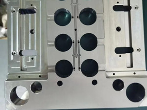 汽车配件模具